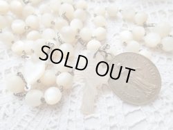 画像3: 【白蝶貝大珠】【白蝶貝レリーフ彫刻クロスと聖母無原罪の御宿り信心会メダイ】フランス・アンティーク＆ヴィンテージロザリオ