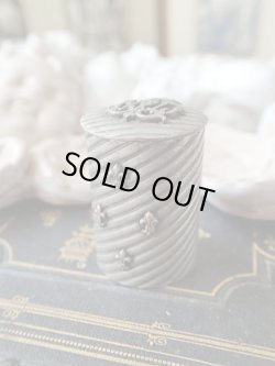 画像3: 【ルルドの聖母】【ノートルダム頭文字ND蓋】【斜め縞にフルールドリス】フランス・アンティーク＆ヴィンテージ聖品