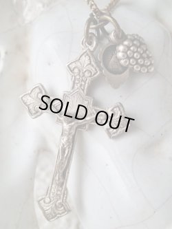 画像2: 【エルサレム葡萄の葉模様クロス】【葡萄の実型スライドメダイ】【2個セット】フランス・アンティーク＆ヴィンテージクロス