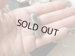 画像13: 【ミニ聖母像入りフルールドリス文様ネジ式ケース】【ルルドの聖母ND頭文字】フランス・アンティーク＆ヴィンテージ聖品