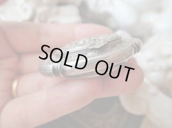 画像14: 【ルイ12世紋章王冠とヤマアラシ】【ガーランド様式】【ミラー付ミニパウダーケース】フランス・アンティーク＆ヴィンテージ品