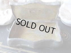 画像6: 【ノートルダム頭文字NDモノグラム】【アラベスク文様ピューター製ピルケース】フランス・アンティーク＆ヴィンテージ品