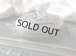 画像3: 【ノートルダム頭文字NDモノグラム】【三位一体クローバー柄ピルケース】フランス・アンティーク＆ヴィンテージ品