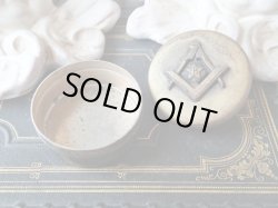 画像8: 【フリーメイソンシンボル定規とコンパス】【ピルケース】イギリス・アンティーク＆ヴィンテージ品