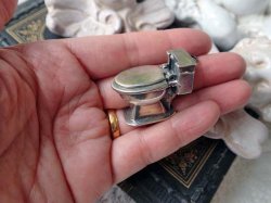 画像12: 【ヴィンテージシルバーミニチュア】【洋式便器型チャーム】イギリス・アンティーク＆ヴィンテージ品