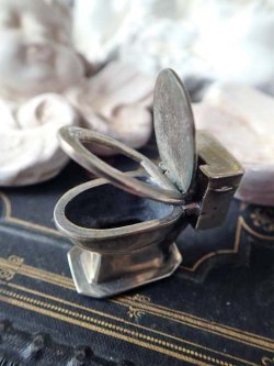 画像2: 【ヴィンテージシルバーミニチュア】【洋式便器型チャーム】イギリス・アンティーク＆ヴィンテージ品