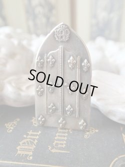 画像2: 【携帯用小祭壇スタンドミニ扉付】【フルールドリス文様】【聖アントニオ】フランス・アンティーク＆ヴィンテージ聖品