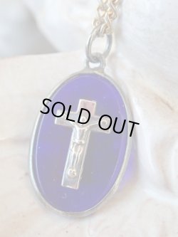 画像4: 【シルバー製枠】【コバルトブルーガラスにシルバーレリーフカメオメダイ】【聖母子とクルシフィクス】フランス・アンティーク＆ヴィンテージメダイ