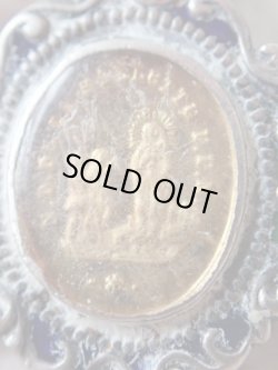 画像3: 【シルバー製額縁風装飾枠】【両面ガラス嵌め込みジェムメダイ】【ラ・サレットの聖母】フランス・アンティーク＆ヴィンテージメダイ