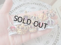 他王冠との比較（後列右端）