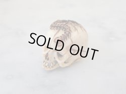 画像4: 髑髏根付【百折不撓】鹿角製 髑髏作家服部・髑髏根付・提げ物・彫刻・その他髑髏作品