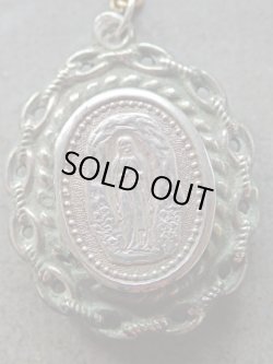 画像12: 【シルバー製チェーン風飾り枠ミニルリケール】【聖遺物】【ルルドの聖母とフルールドリス】フランス・アンティーク＆ヴィンテージ品