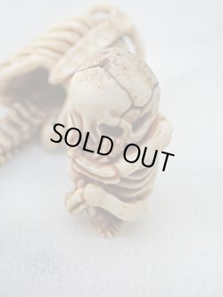 画像7: 母子骸骨彫刻【全生全帰】鹿角製 髑髏作家服部・髑髏根付・提げ物・彫刻・その他髑髏作品