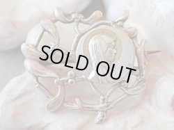 画像2: 【ヤドリギとルルドの聖母のブローチ】フランス・アンティーク＆ヴィンテージ品