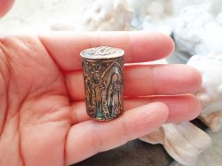 画像16: 【ルルドの聖母総レリーフ円筒型ロザリオケース】【ガラス容器内臓】【ノートルダム頭文字ND蓋】フランス・アンティーク＆ヴィンテージ聖品