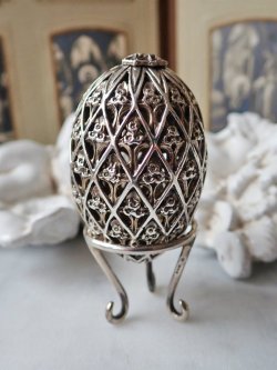 画像2: 【1979年】【教会シリーズTewkesbury Abbey113/500】【SV925×K24GP】【セント・ジェームス・ハウス・カンパニー】イギリス・ヴィンテージイースターエッグ