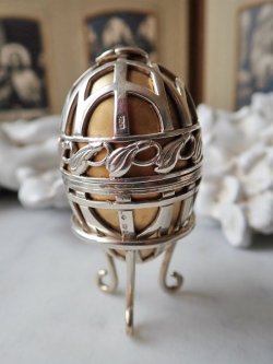 画像4: 【1978年】【透かし枠はめ込み2層構造226/500】【SV925×K24GP】【セント・ジェームス・ハウス・カンパニー】イギリス・ヴィンテージイースターエッグ