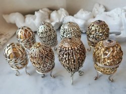 後列左から2番目です