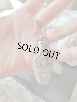 画像12: 【19世紀末】【Notre-Dame de Reims頭文字とフルールドリス文様の香水瓶】フランス・アンティーク＆ヴィンテージ品