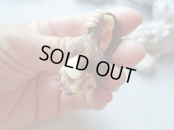 画像16: 【店主コレクション放出品5】髑髏彫刻【女髑髏と幽霊の手】牙製 髑髏作家服部・髑髏根付・提げ物・彫刻・その他髑髏作品