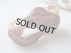 画像10: 【店主コレクション放出品5】髑髏彫刻【女髑髏と幽霊の手】牙製 髑髏作家服部・髑髏根付・提げ物・彫刻・その他髑髏作品