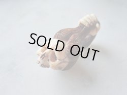 画像6: 【店主コレクション放出品5】髑髏彫刻【女髑髏と幽霊の手】牙製 髑髏作家服部・髑髏根付・提げ物・彫刻・その他髑髏作品