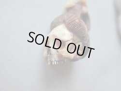 画像13: 【店主コレクション放出品5】髑髏彫刻【女髑髏と幽霊の手】牙製 髑髏作家服部・髑髏根付・提げ物・彫刻・その他髑髏作品