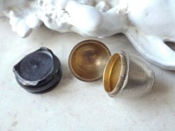 画像16: 【ヴェルメイユ（シルバーに金メッキ）】【エッグ型ピルケース或いはロザリオケース】【タンポポ葉柄】フランス・アンティーク＆ヴィンテージ品