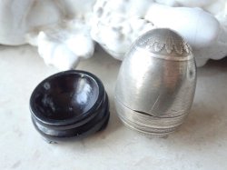 画像17: 【ヴェルメイユ（シルバーに金メッキ）】【エッグ型ピルケース或いはロザリオケース】【タンポポ葉柄】フランス・アンティーク＆ヴィンテージ品