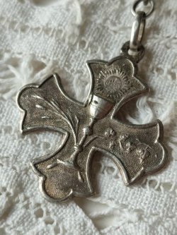 画像6: 【大粒ウランガラス珠の1連ロザリオブレスレット】【1900年代初頭】【総シルバーパーツ＆総花座付珠】フランス・アンティーク＆ヴィンテージロザリオ