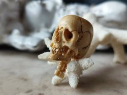 画像3: 【店主コレクション放出品10】ネックレス/根付用着脱可能頚椎付（3×1.6mm楕円穴）髑髏【好々爺頚椎付髑髏根付】牙製 髑髏作家服部・髑髏根付・提げ物・彫刻・その他髑髏作品