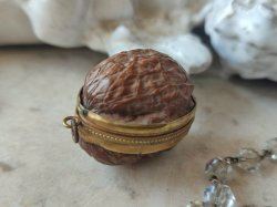 画像15: 【19世紀末】【本物の胡桃の殻のロザリオケース】【総シルバーパーツのディゼンヌ（一連ロザリオ）とセット】フランス・アンティーク＆ヴィンテージ品