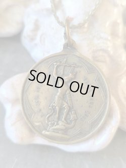 画像2: 【モン・サン・ミシェル巡礼記念メダイ】【大天使ミカエル】【真鍮製】フランス・アンティーク＆ヴィンテージメダイ