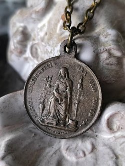 画像2: 【感ずべき聖母マーテル・アドミラビリス】【ニッコロ・チェルバラ】フランス・アンティーク＆ヴィンテージメダイ