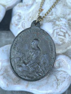 画像2: 【マグダラのマリア】【サントボームの洞窟】【4人の天使に天に運ばれるマグダラのマリア】フランス・アンティーク＆ヴィンテージメダイ