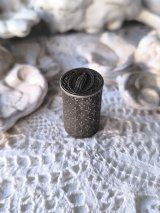 【リュドビク・ペナン】【無原罪のお宿りフルールドリス文様ケース】フランス・アンティーク＆ヴィンテージ聖品