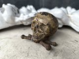 【メメントモリMemento mori】【スカル＆クロスボーン】【キリスト磔刑十字架の足元用鋳鉄製髑髏パーツ】ドイツ・アンティーク＆ヴィンテージ品