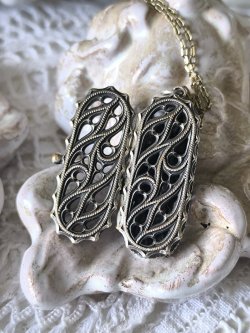 画像14: 【聖堂薔薇窓風透かしトレーサリー】【ミニ聖像ケースペンダント】フランス・アンティーク＆ヴィンテージ聖品