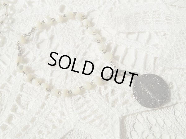 画像2: 【ヴィンテージロザリオパーツ使用ブレスレット】【白蝶貝丸珠】【カラー:パールホワイト】イタリア・アンティーク&ヴィンテージロザリオ (2)