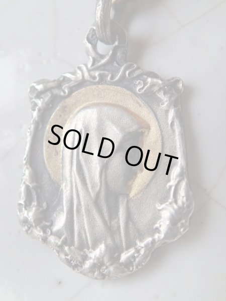 画像2: 【部分金メッキ２色遣い】【ルルドの聖母】イタリア・アンティーク＆ヴィンテージメダイ (2)
