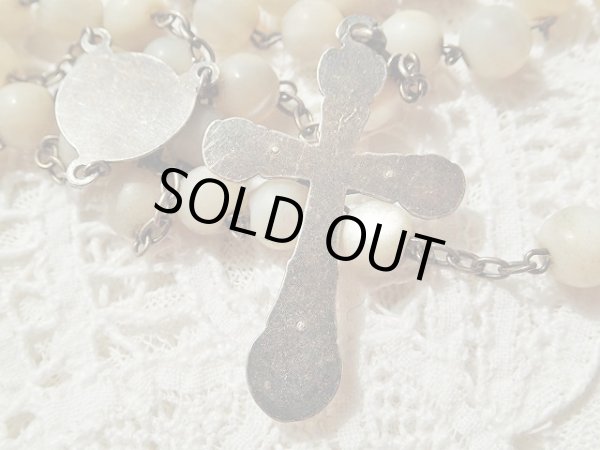 画像3: 【白蝶貝大球】【天使柄センターメダイとクロス】フランス・アンティーク＆ヴィンテージロザリオ (3)