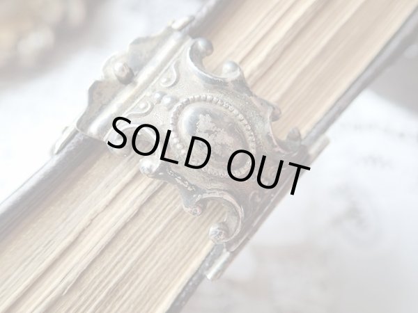 画像4: 【革エンボスシルバー装飾パーツ嵌め込み祈祷書】【1874年】ドイツ・アンティーク＆ヴィンテージ聖品 (4)