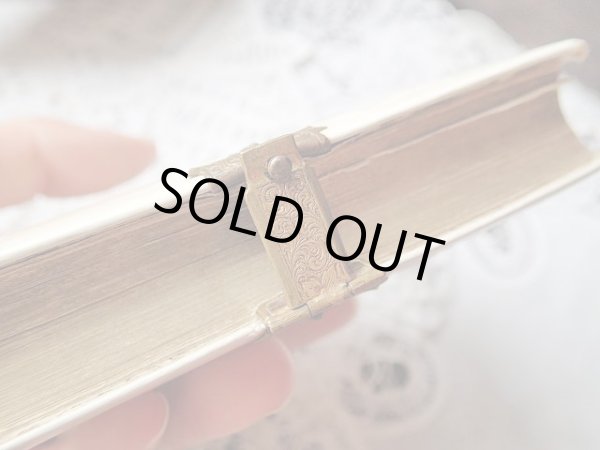 画像4: 【オフホワイトセルロイド真鍮装飾クロス】【ローマ教皇レオ13世時代】チェコ・アンティーク＆ヴィンテージ聖品 (4)