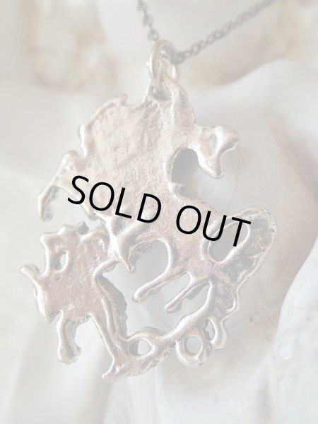 画像3: 【聖ジョルジョ（ゲオルギウス）】【半立体レリーフ状ペンダントトップ】フランス・アンティーク＆ヴィンテージ聖品 (3)