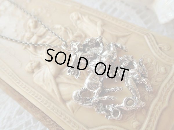 画像4: 【聖ジョルジョ（ゲオルギウス）】【半立体レリーフ状ペンダントトップ】フランス・アンティーク＆ヴィンテージ聖品 (4)