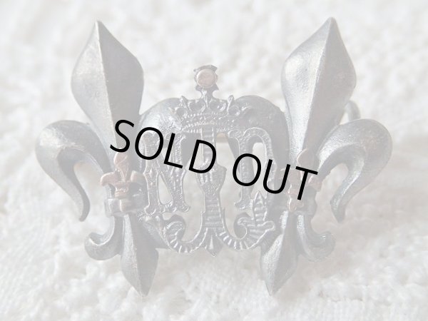 画像2: 【聖母モノグラム透かし装飾ブローチ】【フルールドリス】フランス・アンティーク＆ヴィンテージ聖品 (2)