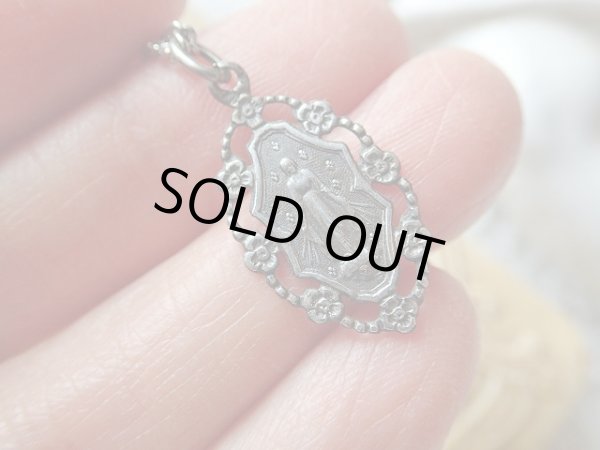 画像5: 【シルバー小花柄透かし縁】【無原罪の聖母】フランス・アンティーク＆ヴィンテージメダイ (5)