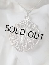 シルバー花植物文様透かし小】【天使の聖母】フランス・アンティーク