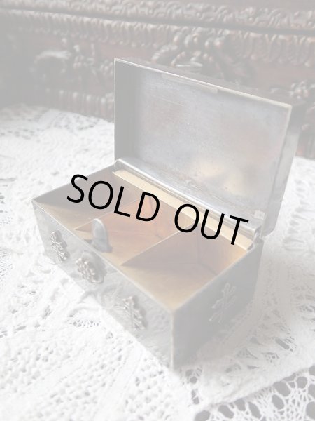 画像4: 【ロレーヌ十字と鷲と王冠紋章入りスタンプボックス】フランス・アンティーク＆ヴィンテージ聖品 (4)