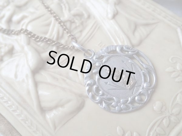 画像4: 【花植物透かし模様】【シルバー製聖母子金鍍金】フランス・アンティーク＆ヴィンテージ聖品 (4)